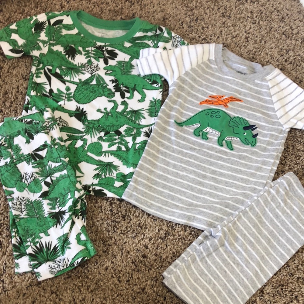 EUC Carter’s jammies dinosaur set 3T
